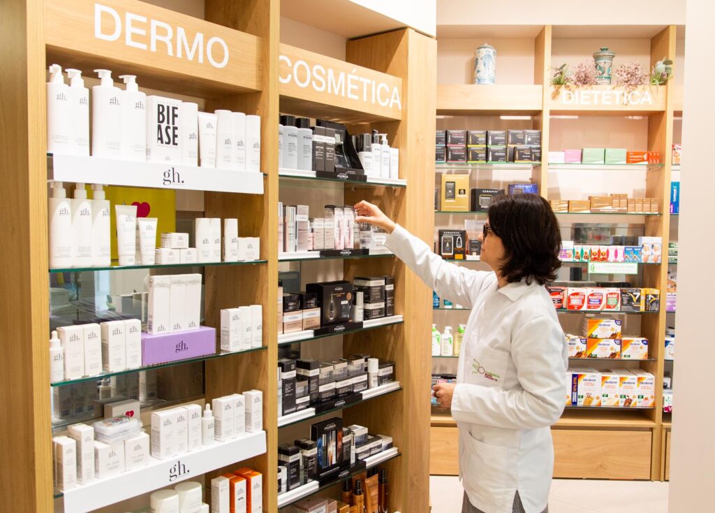 farmacia buen orden valencia diseño de farmacias mostradores