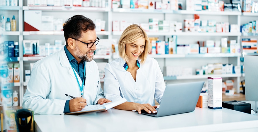 No hace falta hacerse influencer, ni community manager. TU FARMACIA TIENE DECENAS DE HISTORIAS DIARIAS QUE PUEDEN CONECTAR CON TU PACIENTE-CLIENTE MÁS QUE CUALQUIER VÍDEO VIRAL.